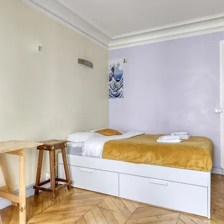 Large Duplex Flat In A Courtyard - Trendy 10 *