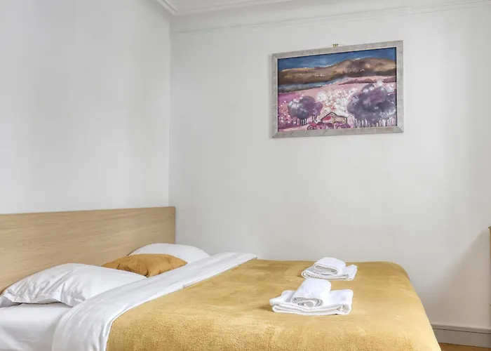 Apartment Large Duplex Flat In A Courtyard - Trendy 10 *